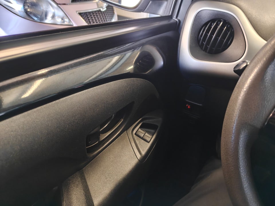 Citroën C1 1,2 PureTech Feel 5d