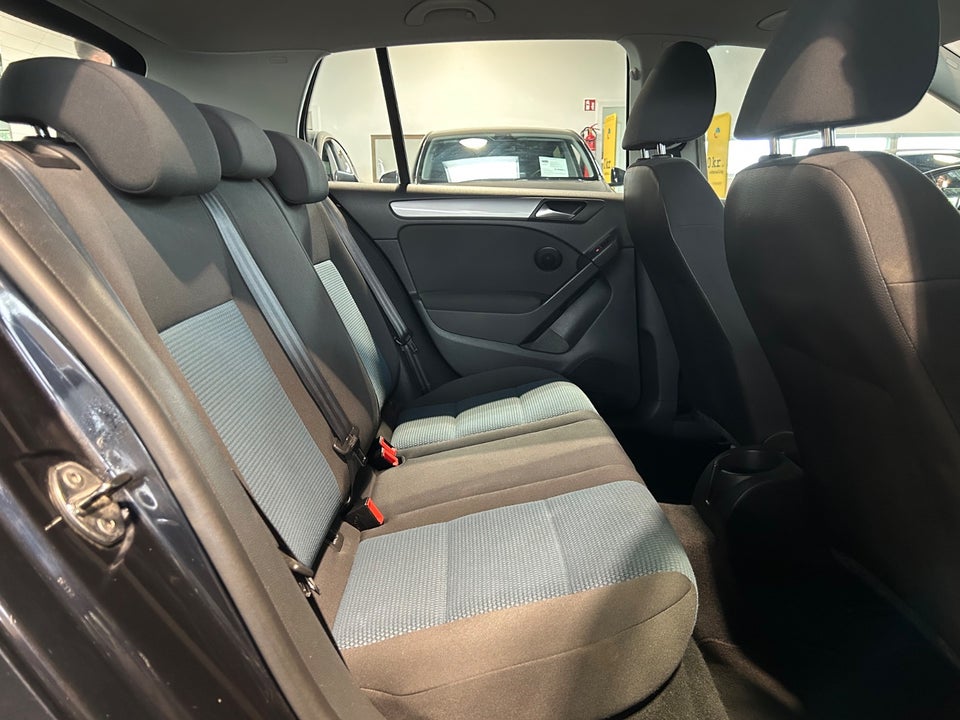 VW Golf VI 1,6 TDi 105 Comfortline BMT 5d