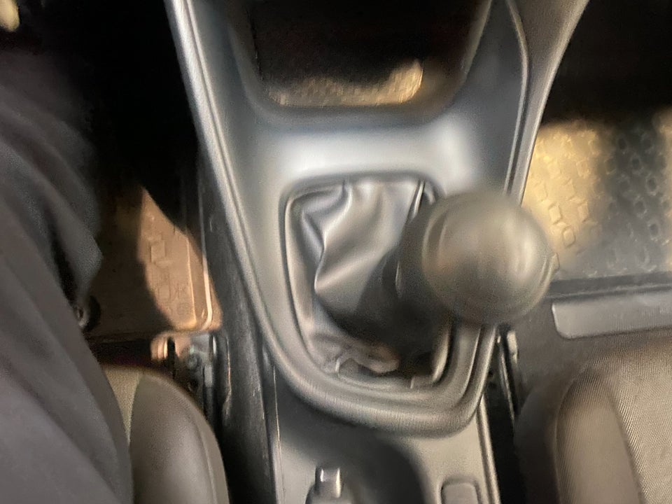 Toyota Yaris 1,0 Active 5d