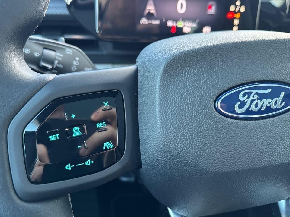 Ford Explorer 82 Premium Extended Range 5d