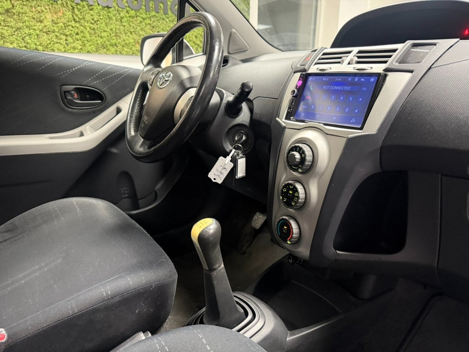 Toyota Yaris 1,3 Luna 5d