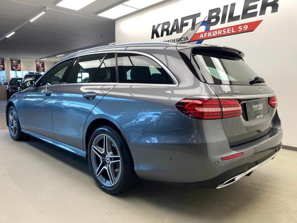 Mercedes E300 de 2,0 AMG Line stc. aut. 4Matic 5d