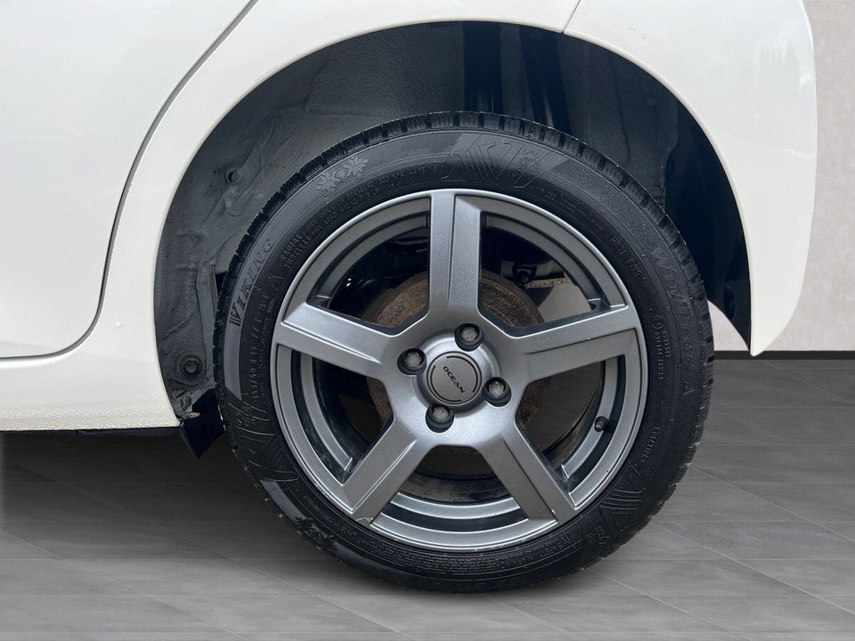 Toyota Aygo 1,0 VVT-i x-plore 5d