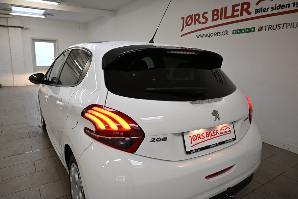 Peugeot 208 1,6 BlueHDi 100 Chili Sky 5d