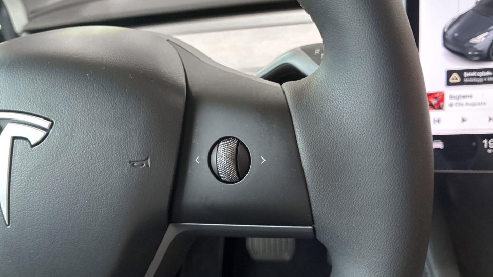 Tesla Model Y Long Range AWD 5d