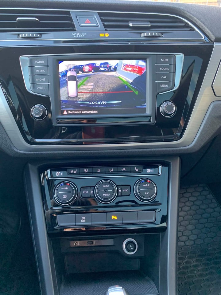 VW Touran 1,6 TDi 115 Highline DSG Van 5d