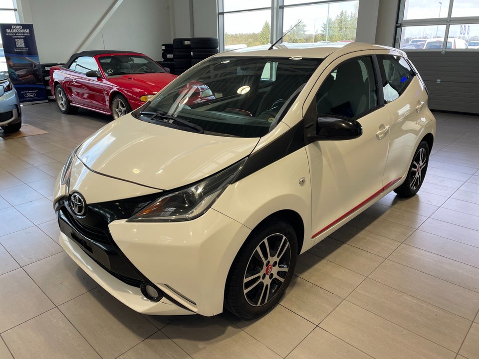 Toyota Aygo 1,0 VVT-i x-press 5d