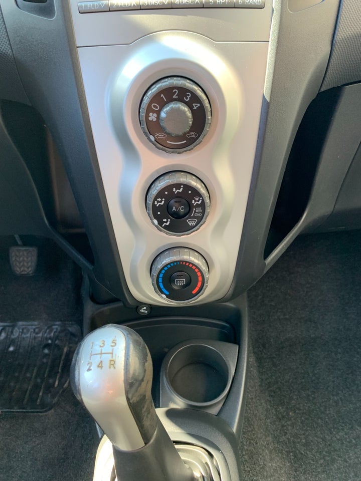 Toyota Yaris 1,3 Luna 5d