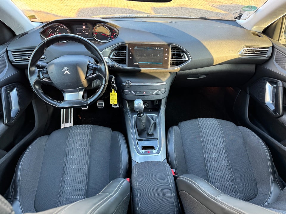 Peugeot 308 1,6 BlueHDi 120 Allure Sky 5d