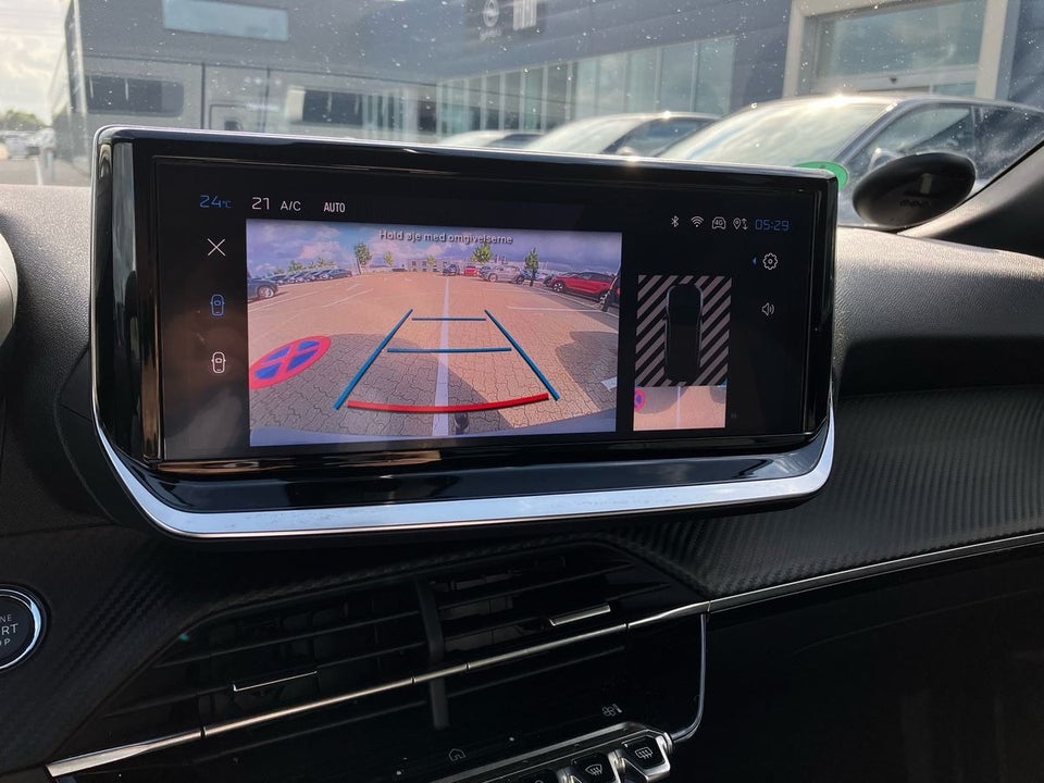 Peugeot 2008 1,2 PureTech 130 First Selection EAT8 5d