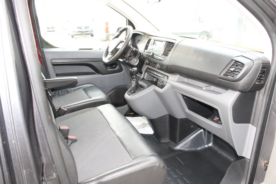 Toyota ProAce 2,0 D 120 Medium Base++ Chassis 2d