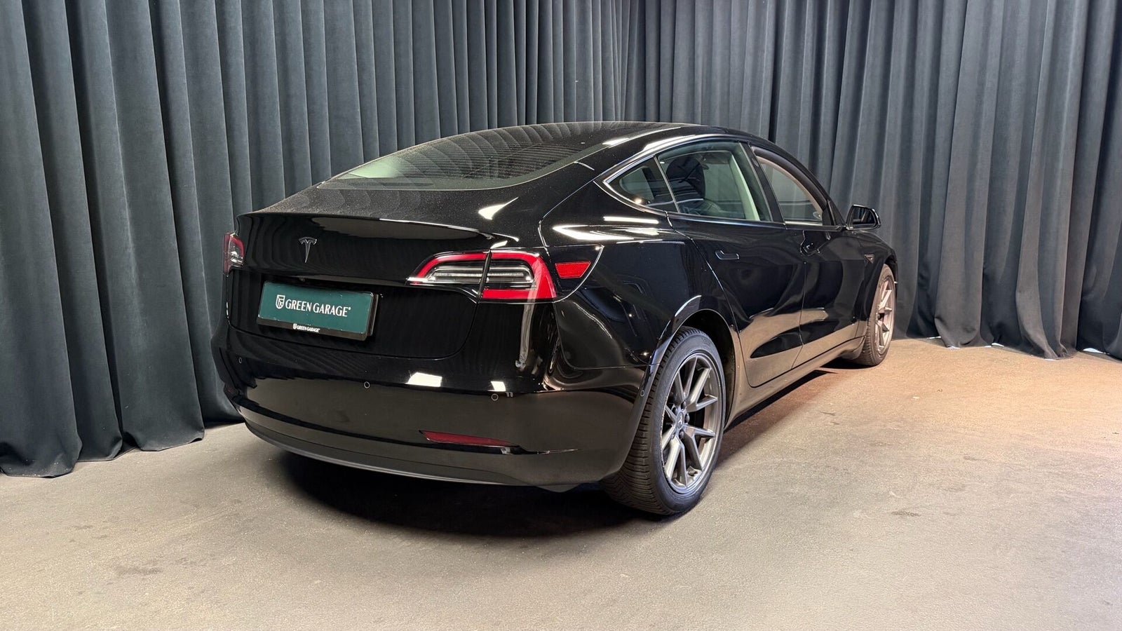 Tesla Model 3 Standard Range+ RWD 4d