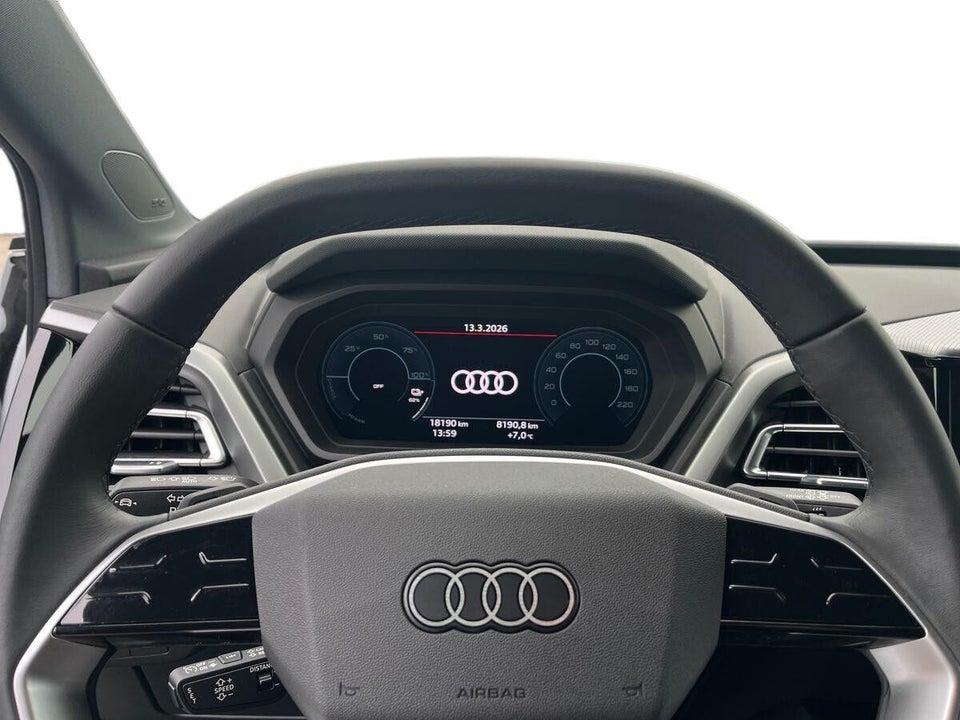 Audi Q4 e-tron 45 S-line 5d