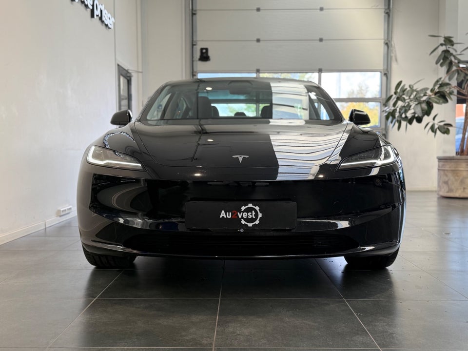 Tesla Model 3 RWD 4d