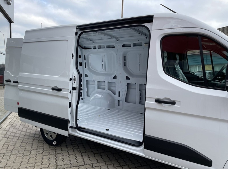 Nissan Interstar 2,0 dCi 150 L2H2 Tekna Van