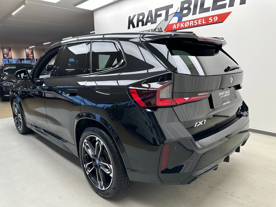 BMW iX1 eDrive20 M-Sport Pro 5d