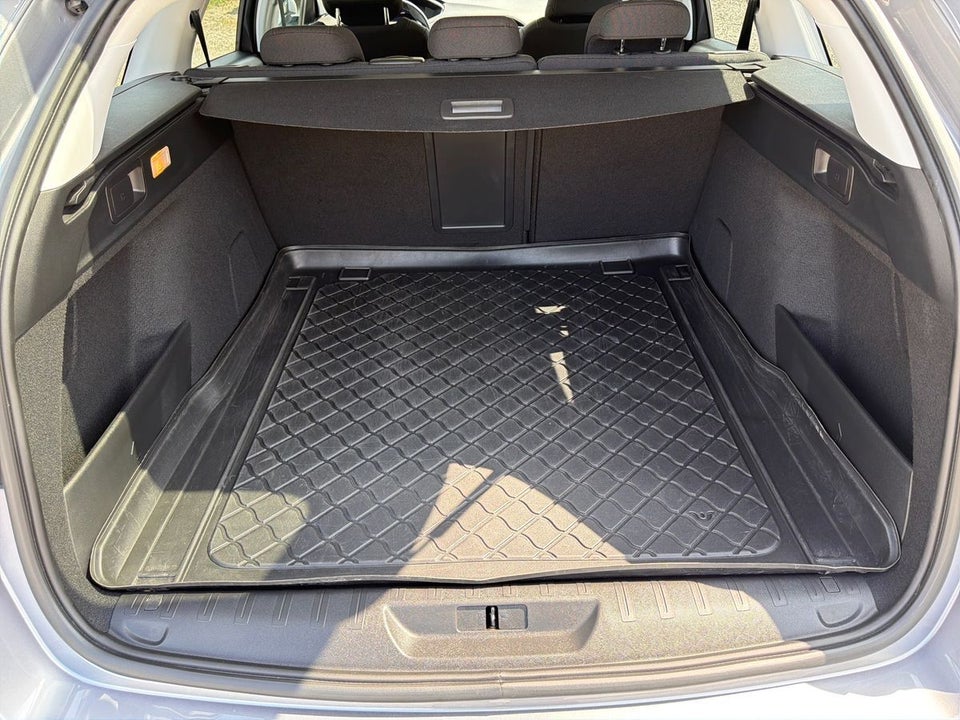 Peugeot 308 1,5 BlueHDi 130 Special Pack SW 5d