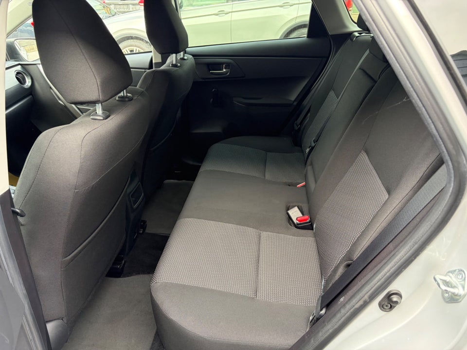 Toyota Auris 1,3 VVT-i T1+ Touring Sports 5d
