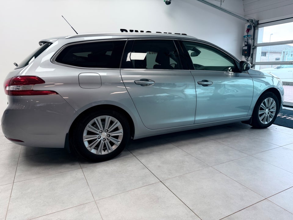 Peugeot 308 1,5 BlueHDi 130 Edition:210+ SW EAT8 5d