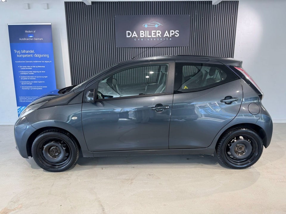 Toyota Aygo 1,0 VVT-i x-press 5d