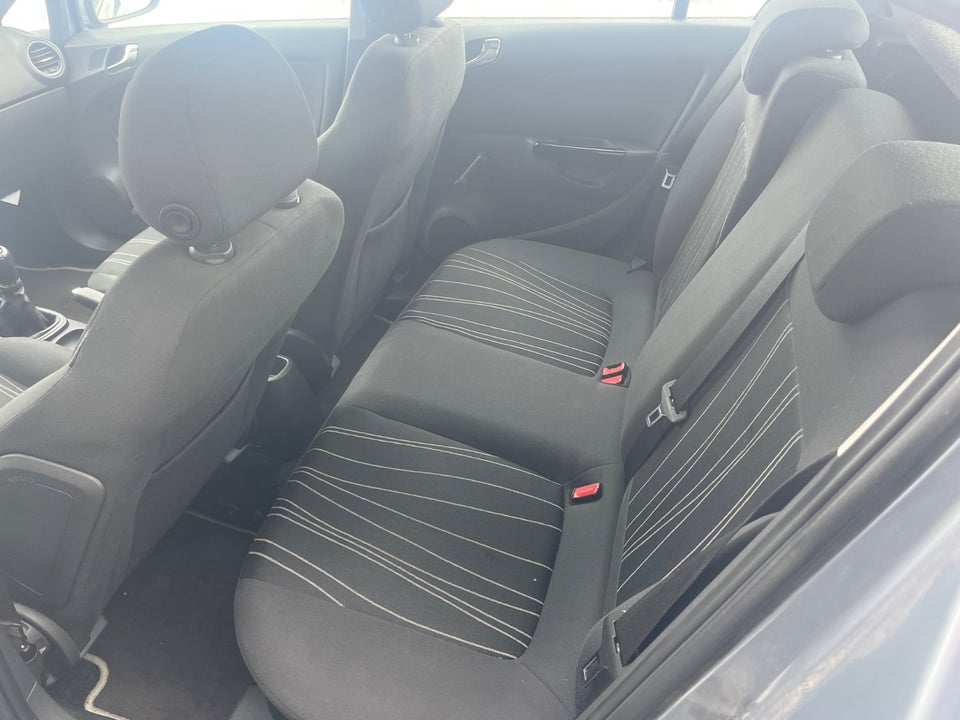 Opel Corsa 1,4 16V Cosmo 5d