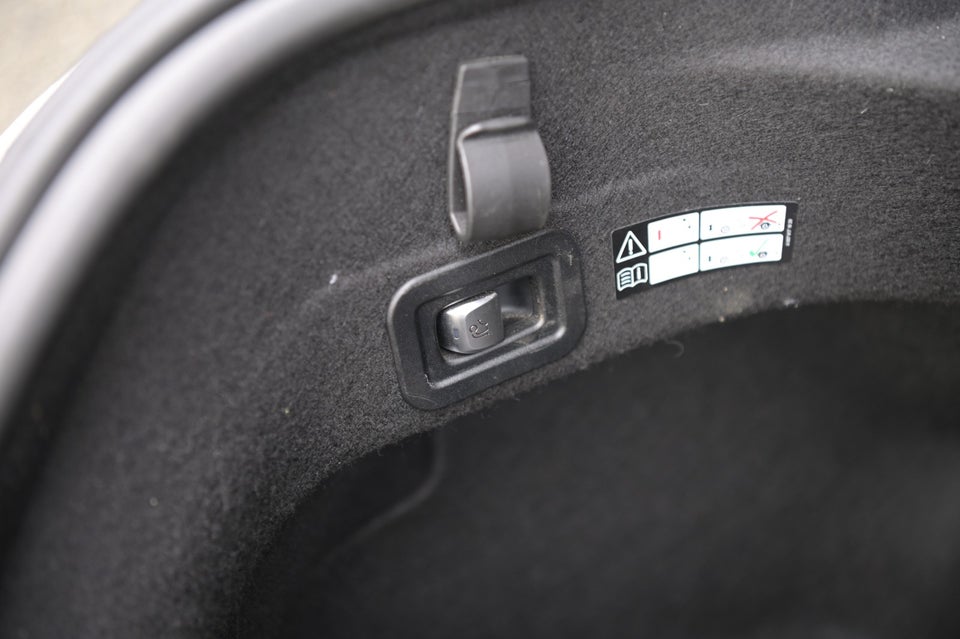 Mercedes C220 d 2,0 Advantage aut. 4d