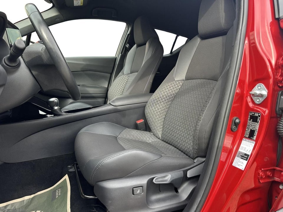 Toyota C-HR 1,8 Hybrid C-LUB Smart CVT 5d