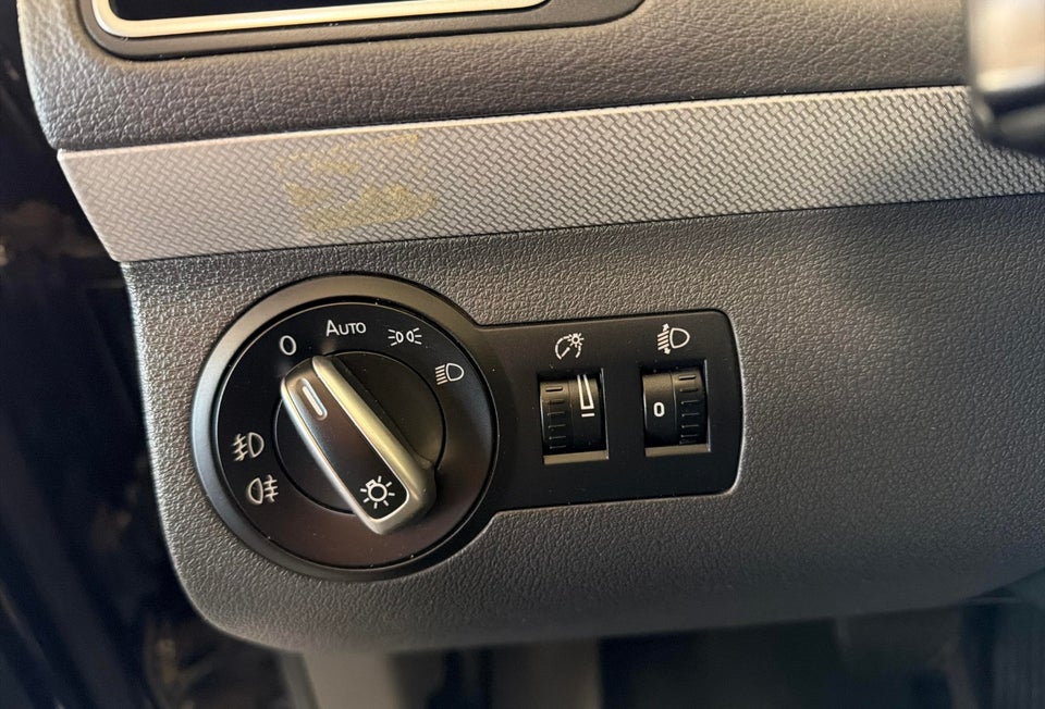 VW Touran 1,6 TDi 105 Match DSG BMT 5d