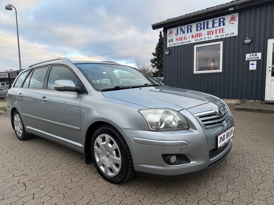 Toyota Avensis 2,4 Sol aut. 5d