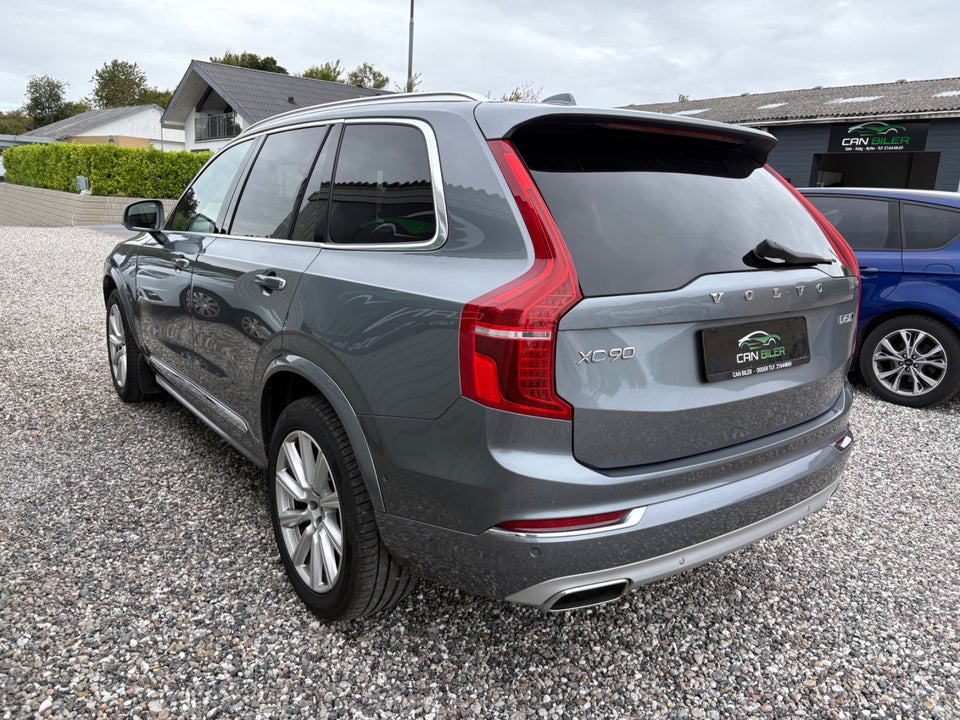 Volvo XC90 2,0 D5 235 Momentum aut. AWD 7prs 5d