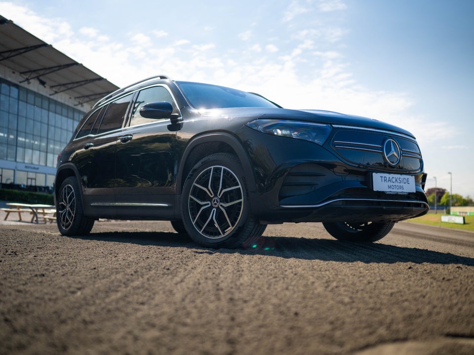 Mercedes EQB300 AMG Line 4Matic 5d