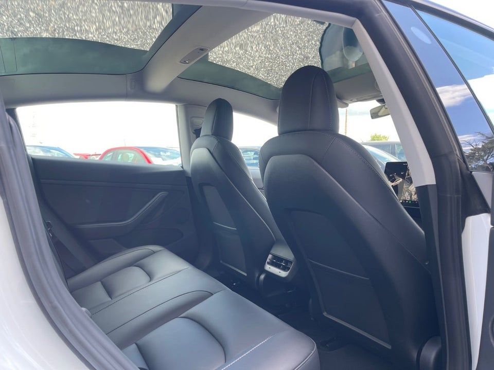 Tesla Model 3 Long Range AWD 4d