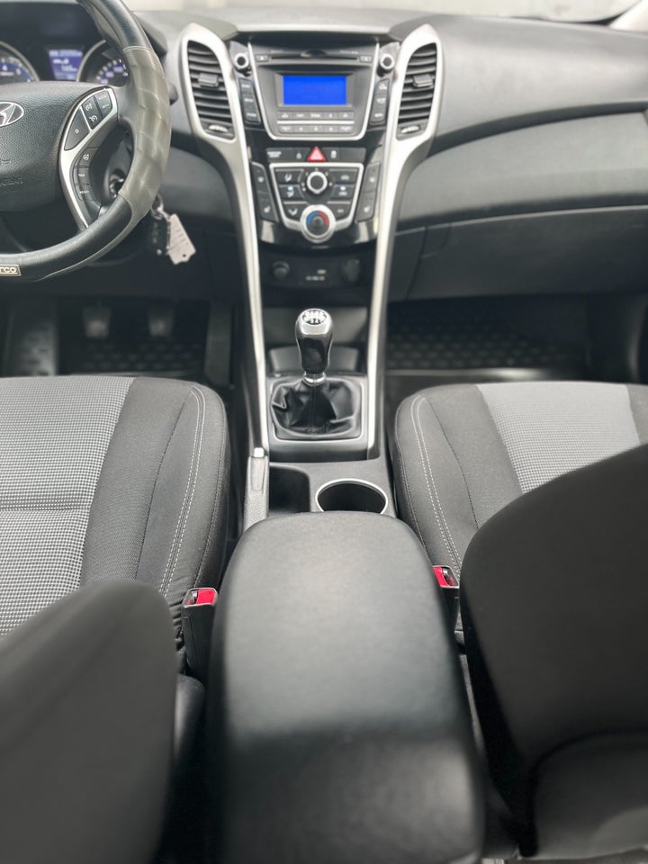 Hyundai i30 1,6 GDi Style Eco 5d