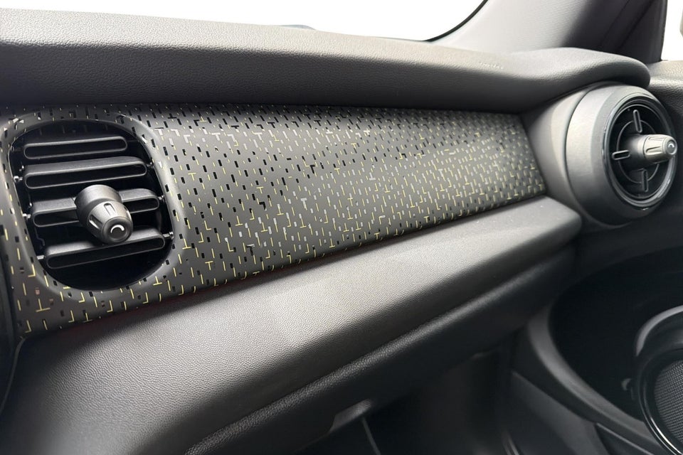 MINI Cooper SE Yours Trim 3d