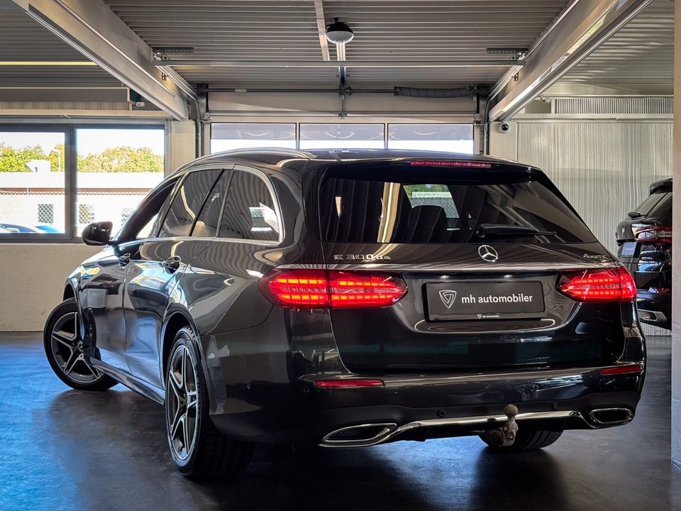 Mercedes E300 de 2,0 AMG Line stc. aut. 4Matic 5d