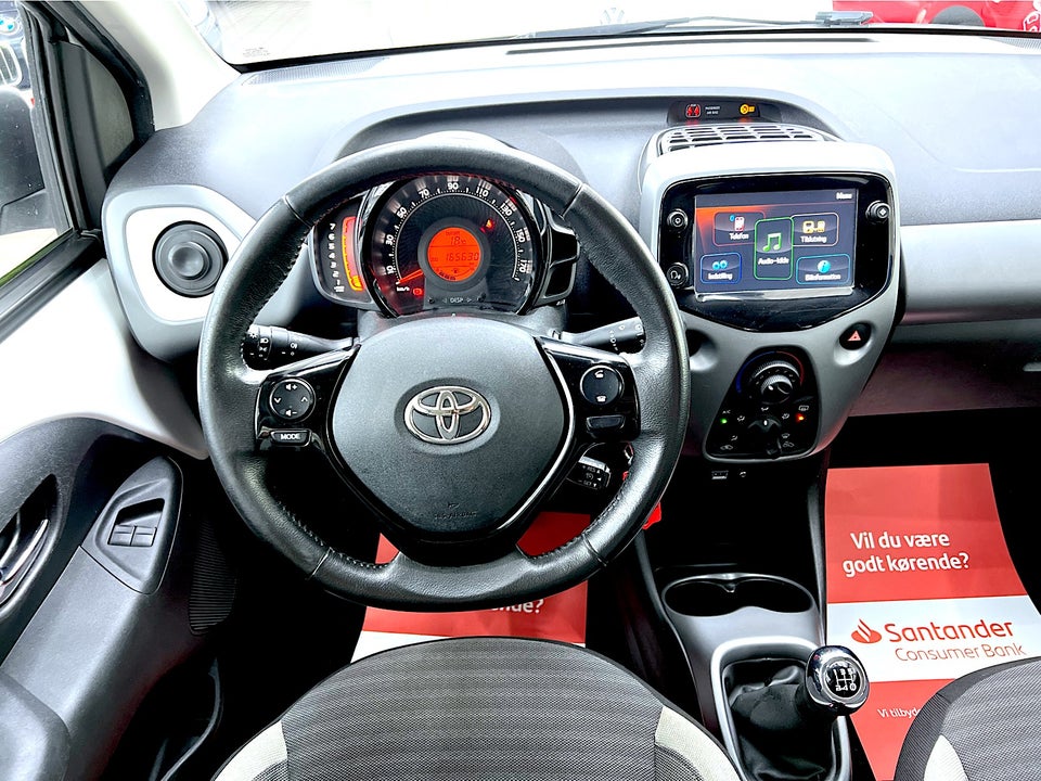 Toyota Aygo 1,0 VVT-i x-plore 5d