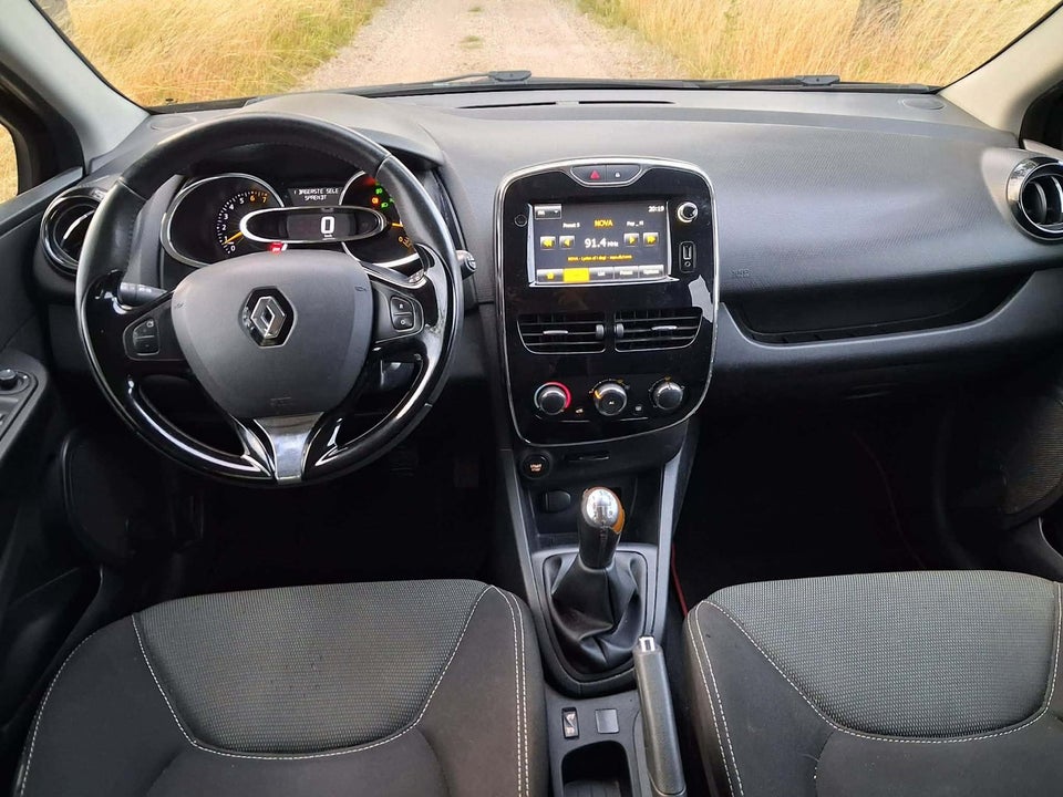 Renault Clio IV 1,2 16V Expression 5d