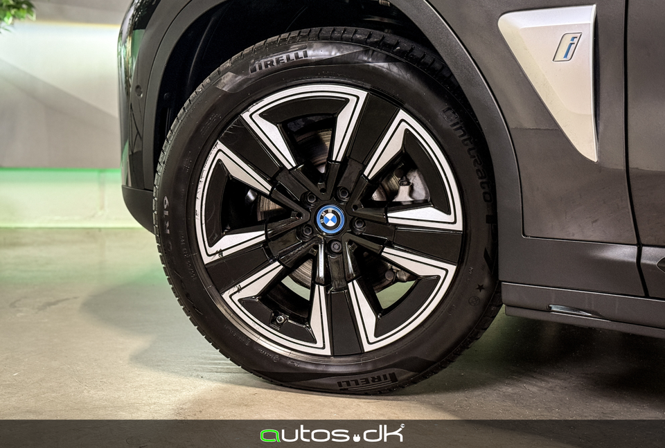 BMW iX3 Charged 5d
