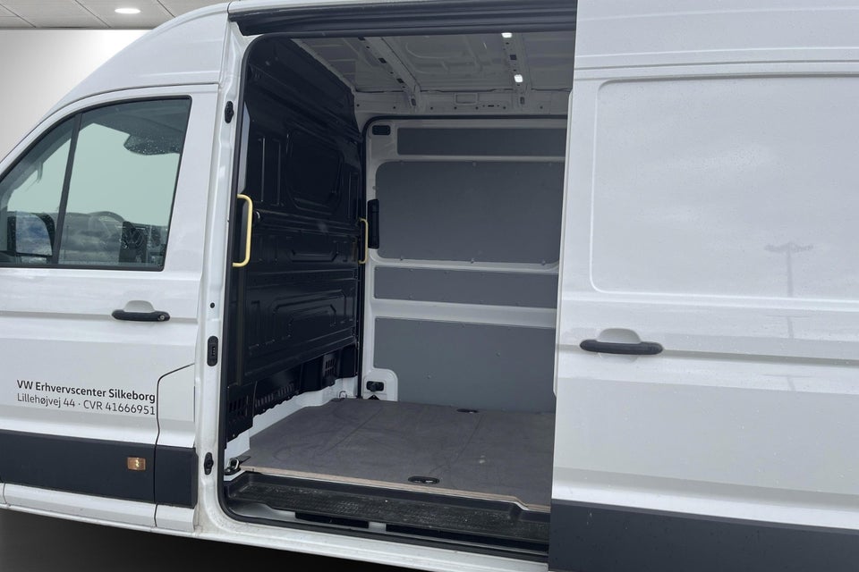 VW Crafter 35 2,0 TDi 177 Kassevogn L3H3 aut.