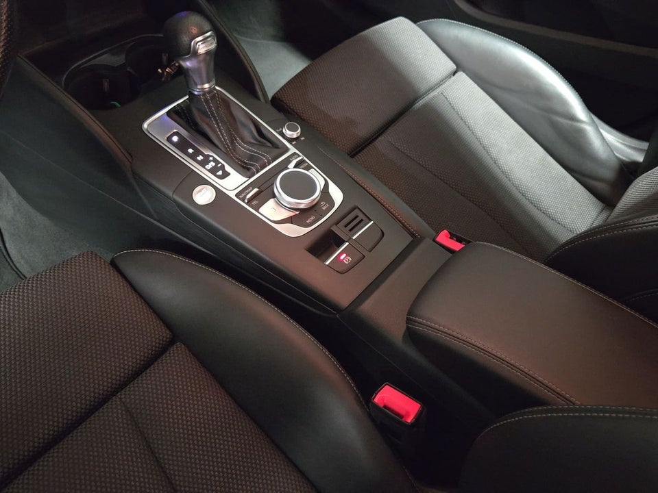 Audi A3 1,4 e-tron S-line Sportback S-tr. 5d