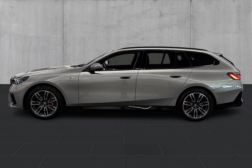 BMW i5 eDrive40 Touring Fully Charged M-Sport 5d