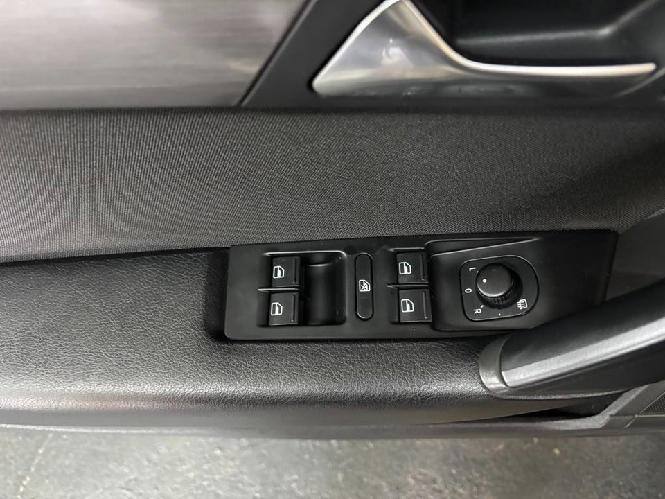 VW Passat 1,6 TDi 105 Comfortline Variant BMT 5d