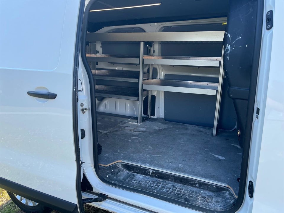 Toyota ProAce 2,0 D 122 Medium Comfort Master aut. 5d