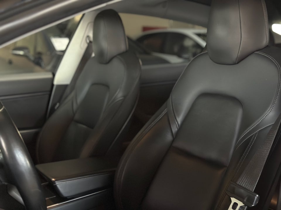 Tesla Model 3 Long Range AWD 4d