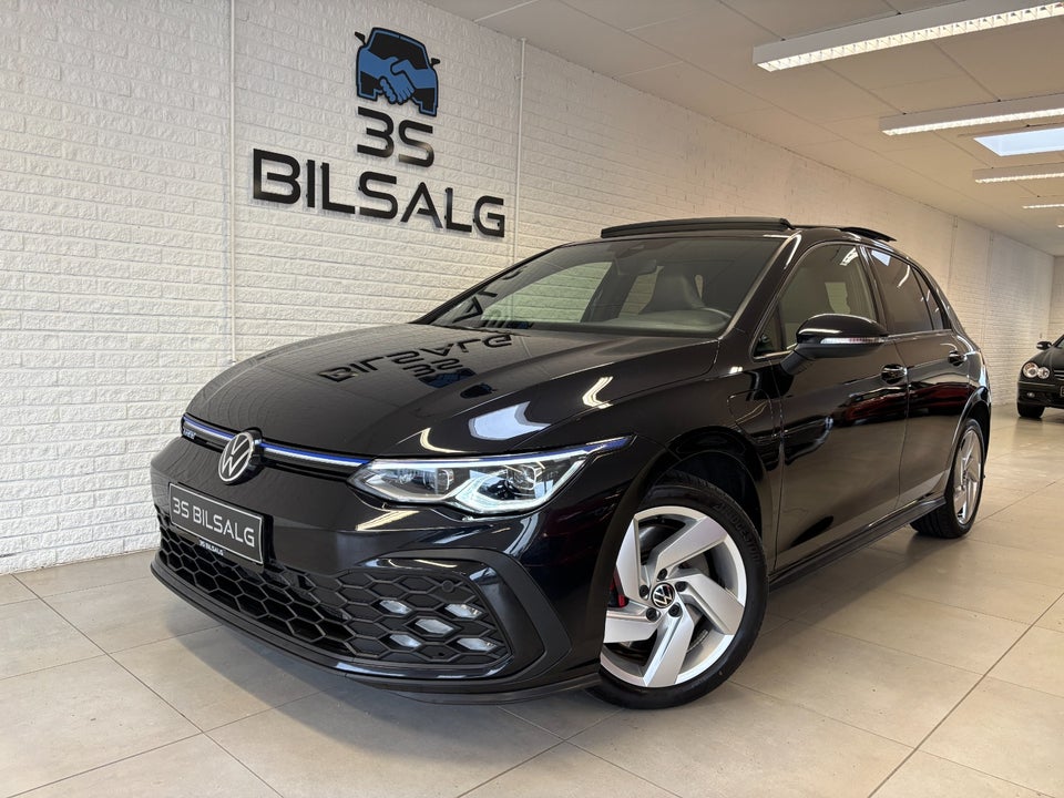 VW Golf VIII 1,4 GTE DSG 5d