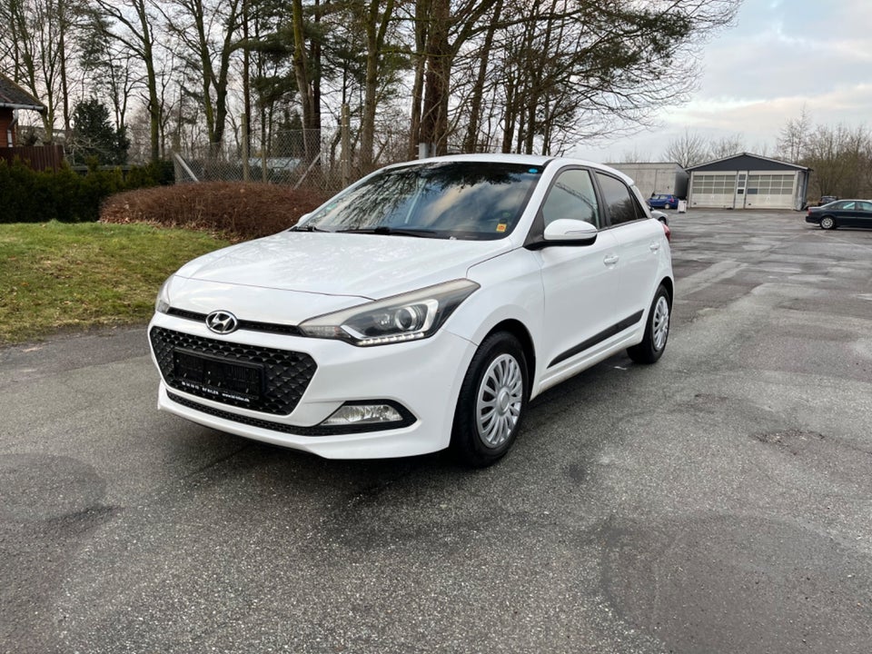 Hyundai i20 1,1 CRDi 75 Premium 5d