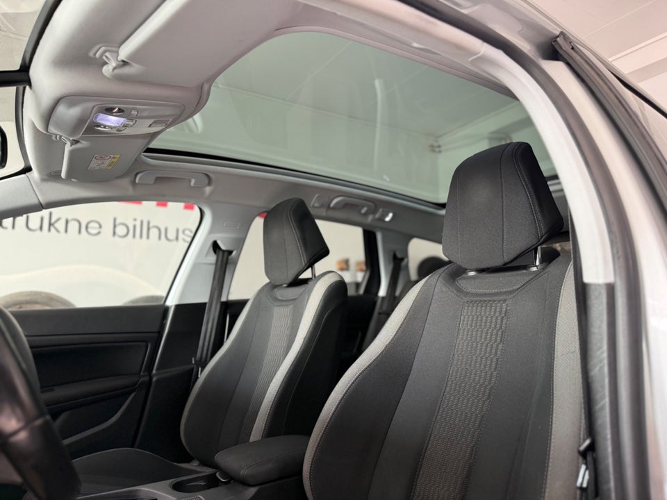 Peugeot 308 1,6 BlueHDi 120 Style Sky EAT6 5d