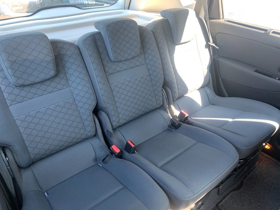 Renault Scenic III 1,6 16V Dynamique 5d