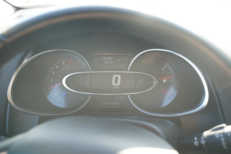 Renault Clio IV 0,9 TCe 90 Expression Sport Tourer 5d