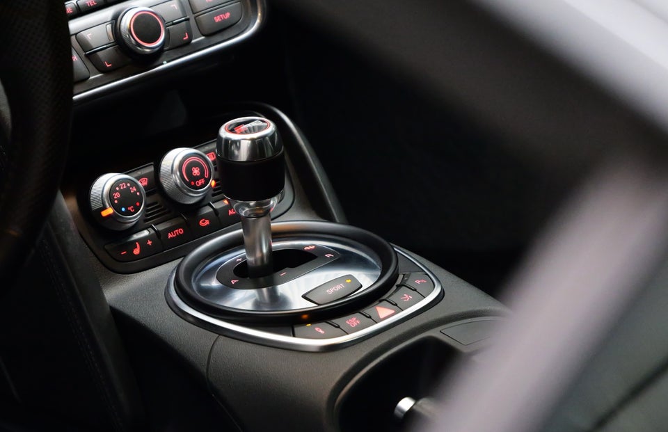 Audi R8 4,2 FSi Coupé quattro R-tr. 2d
